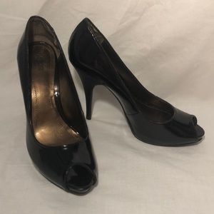 Victor Alfaro Black patent peep toe heels, size 8